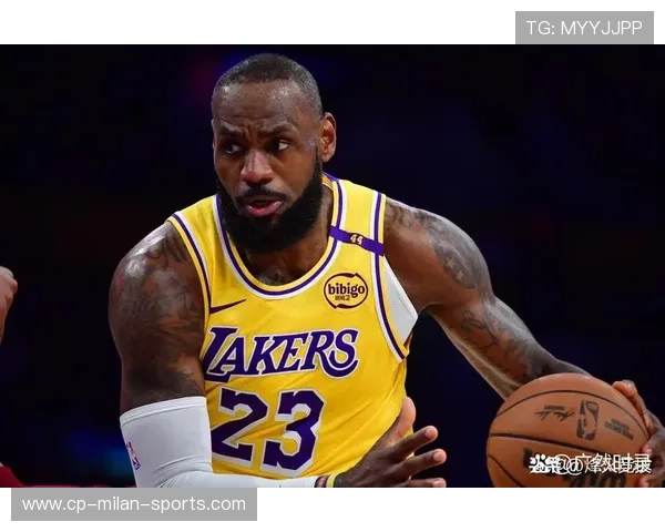 “詹姆斯28+8+9，热搜榜登顶，本场精彩来袭”，詹姆斯全场8分