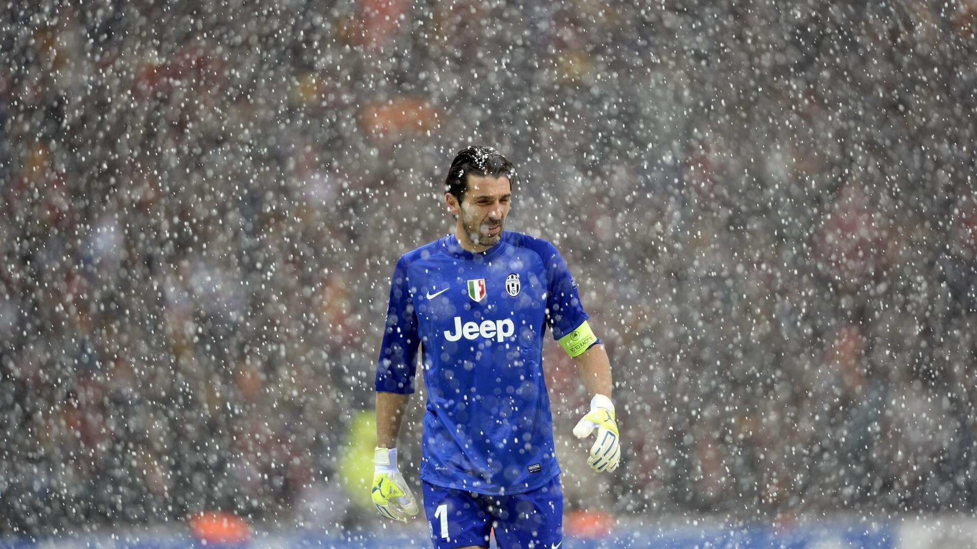 低冲击拳击有氧团体赛 音乐与节奏点燃健身房气氛